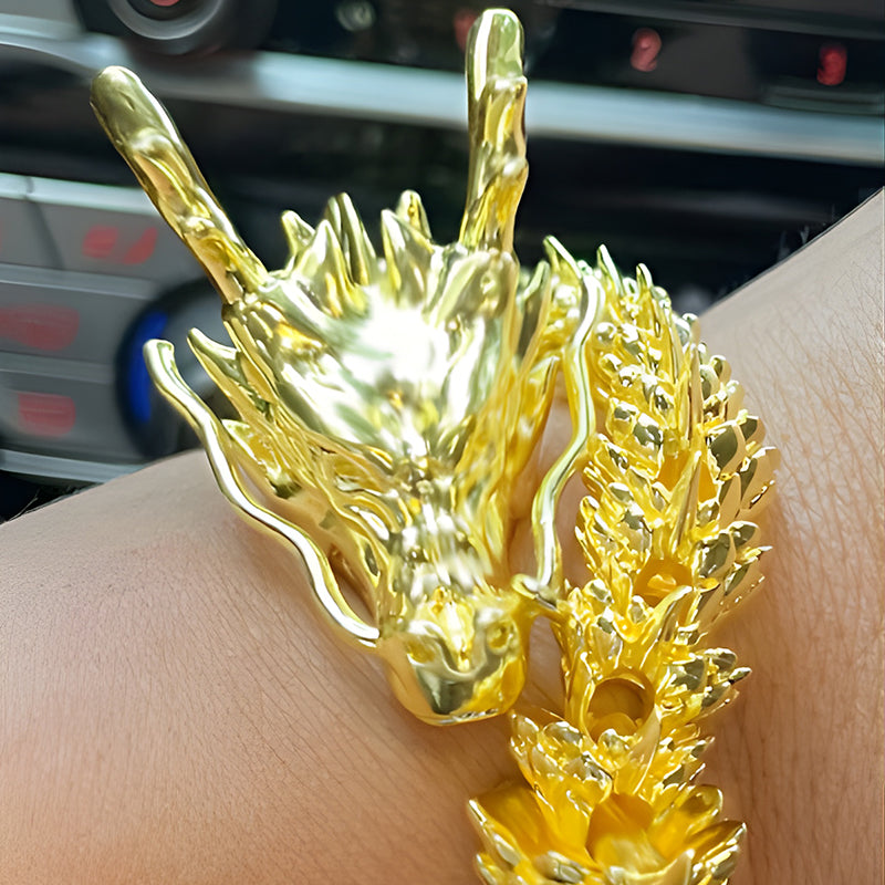 Gyllene drake med rörliga leder
